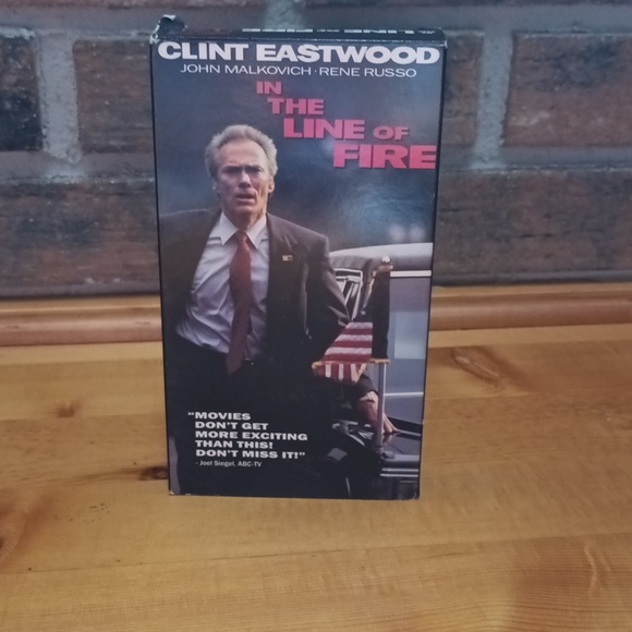 In the line of fire vhs Videotape - Picture 8 of 8